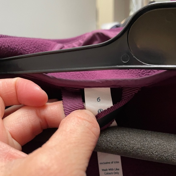 Lululemon Raincoat Size 6 - Picture 5 of 5